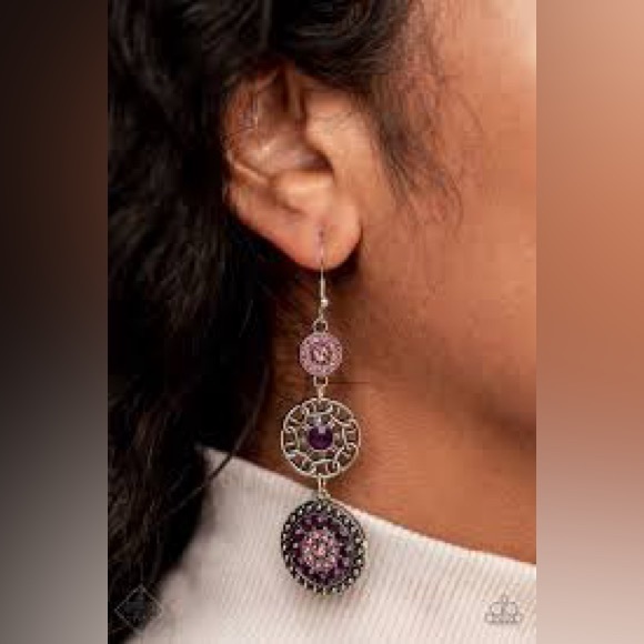 Five piece jewelry set - Picture 2 of 4